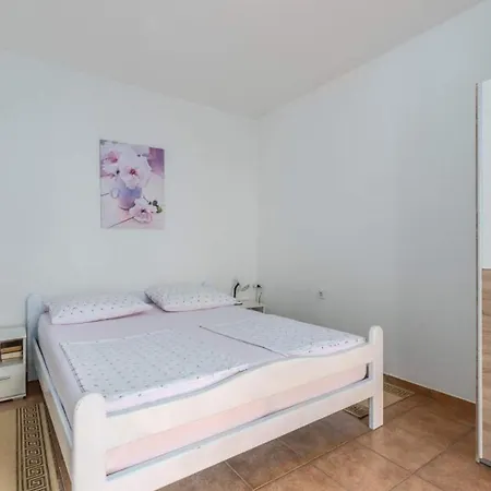 Apartment House Lucija *