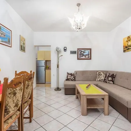 House Lucija Apartment