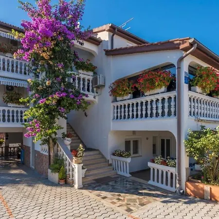 公寓 House Lucija 波雷奇