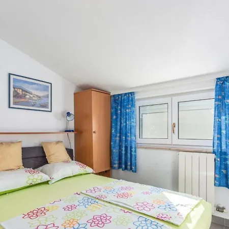 House Lucija 公寓 *