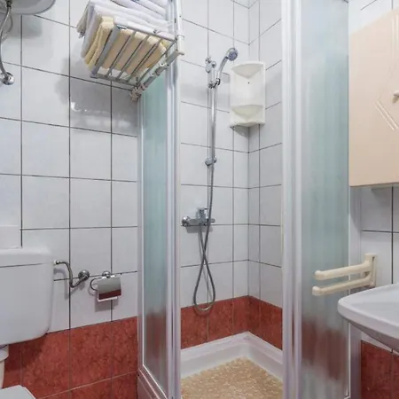 Apartman House Lucija *