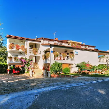 House Lucija 波雷奇