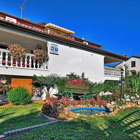 House Lucija Apartman