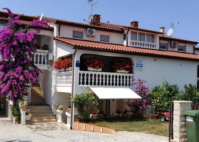 House Lucija Апартаменты *