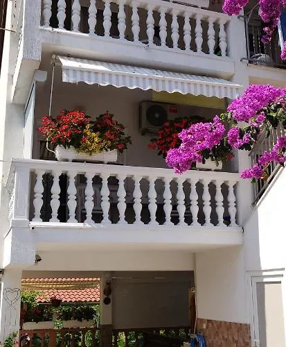 House Lucija Апартаменты Пореч