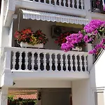 House Lucija شقة بوريتش