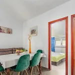 House Lucija * بوريتش
